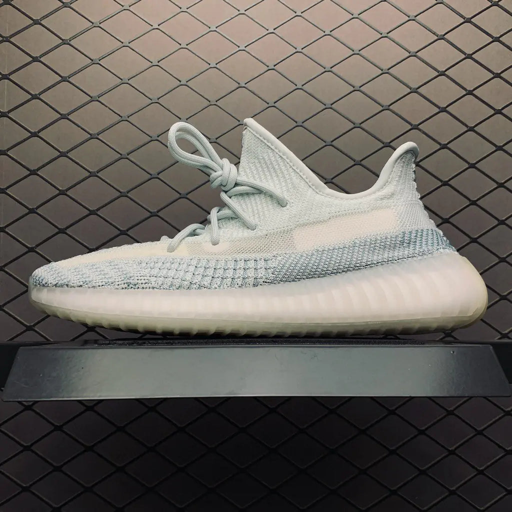 Yeezy 350 V2 Zapatillas Negras y Blancas con Estrella