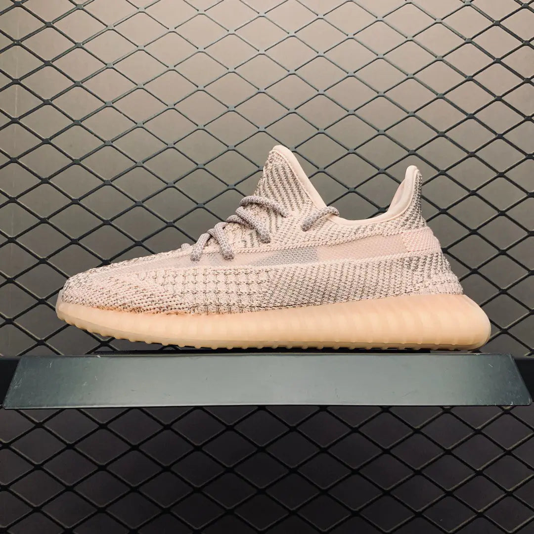 Yeezy 350 V2 Zapatillas Negras y Blancas con Estrella