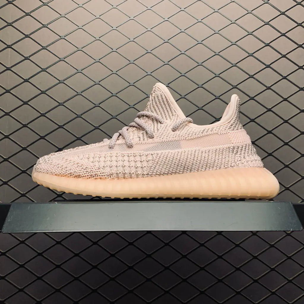 Yeezy 350 V2 Zapatillas Negras y Blancas con Estrella