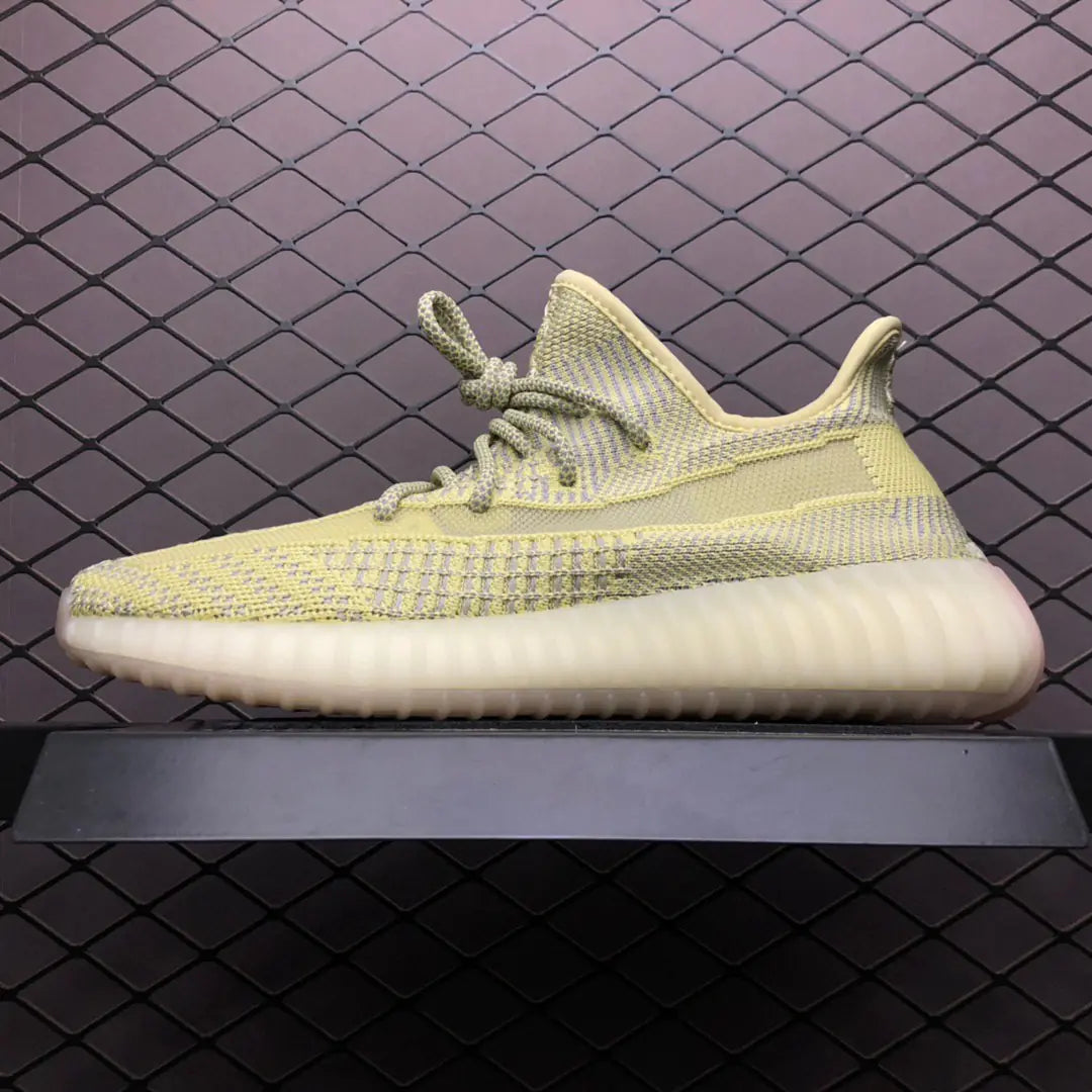 Yeezy 350 V2 Zapatillas Negras y Blancas con Estrella